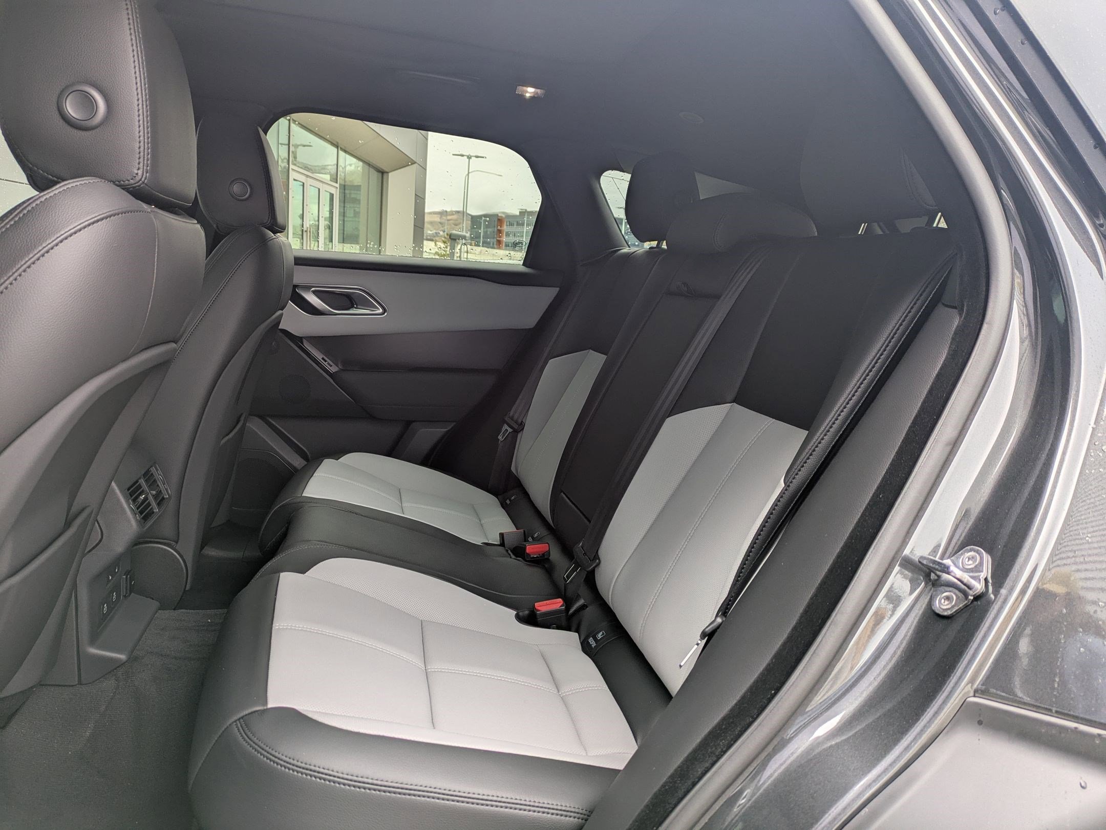 2026 Land Rover Range Rover Velar SE photo 16