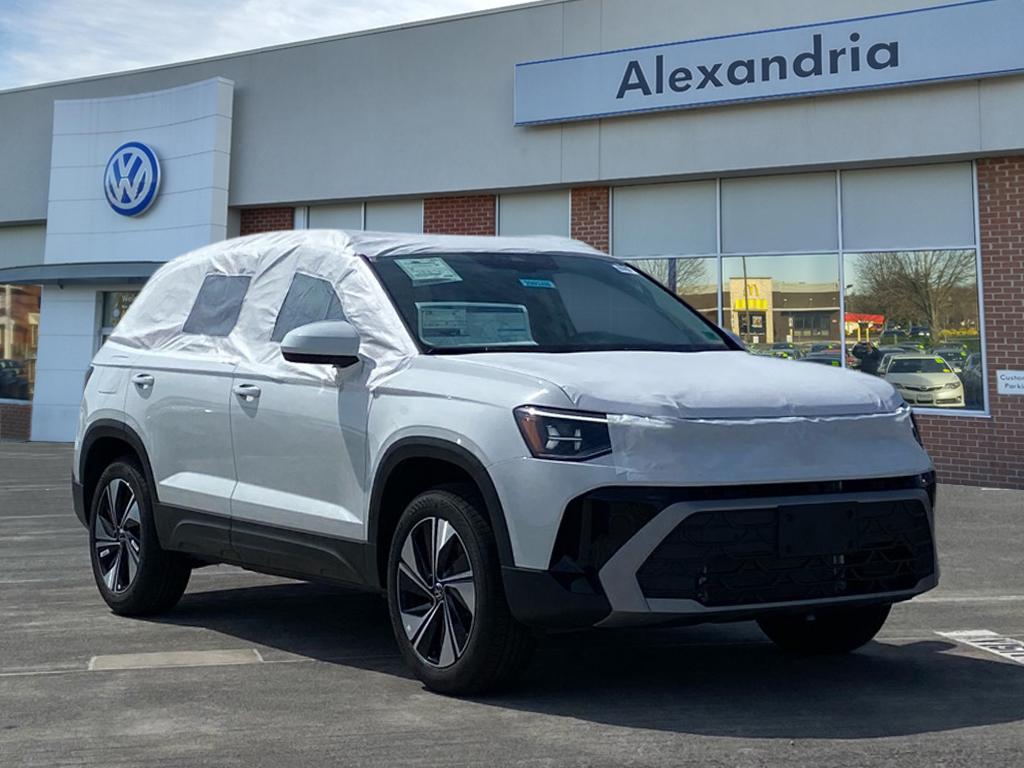 2025 Volkswagen Taos SE's photo