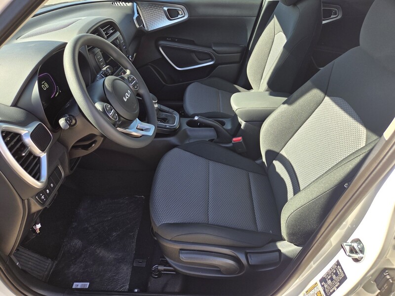 2025 Kia Soul LX S photo 6