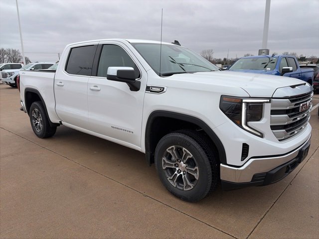 2026 GMC Sierra 1500 SLE's photo