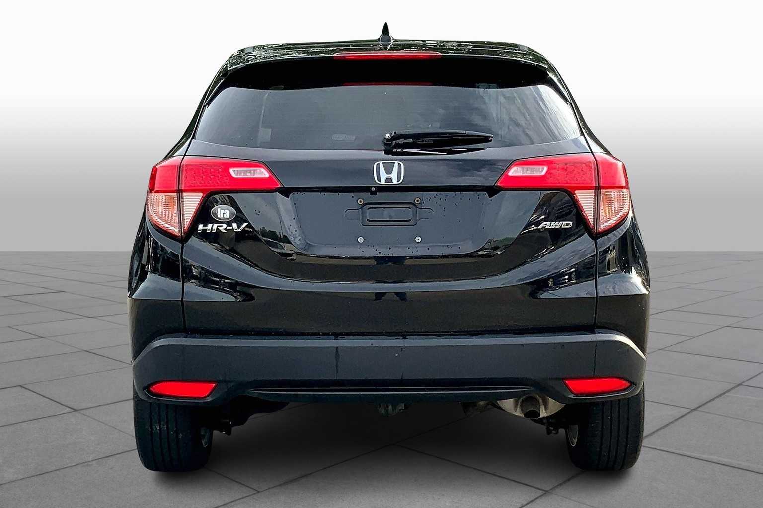 2018 Honda HR-V LX photo 4