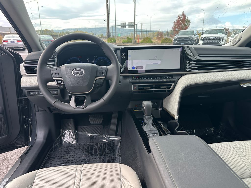 2025 Toyota Camry XLE photo 15