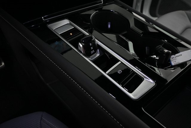 2025 Volkswagen Atlas Cross Sport SEL R-Line photo 21