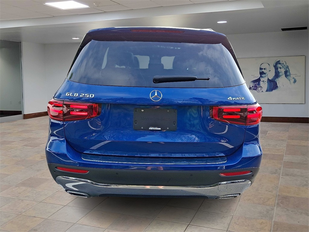 2024 Mercedes Benz GLB 250 photo 4