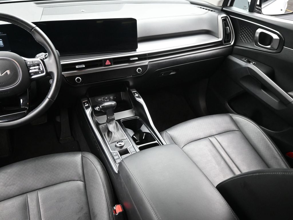 2024 Kia Sorento S photo 10