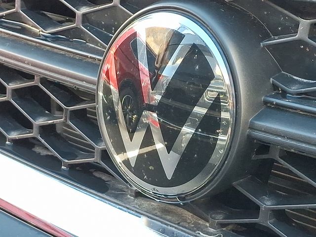 2024 Volkswagen Taos S photo 3