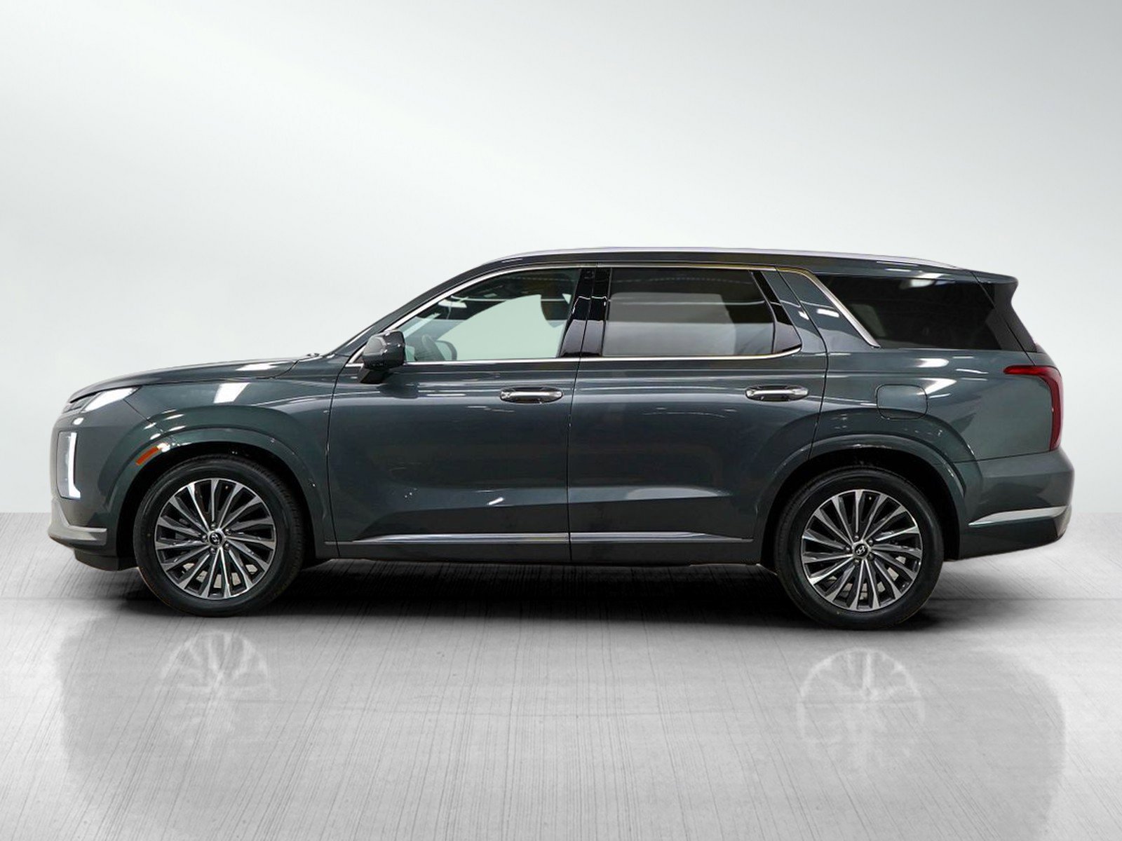 Used 2023 Hyundai Palisade Calligraphy with VIN KM8R7DGEXPU578813 for sale in Minneapolis, Minnesota