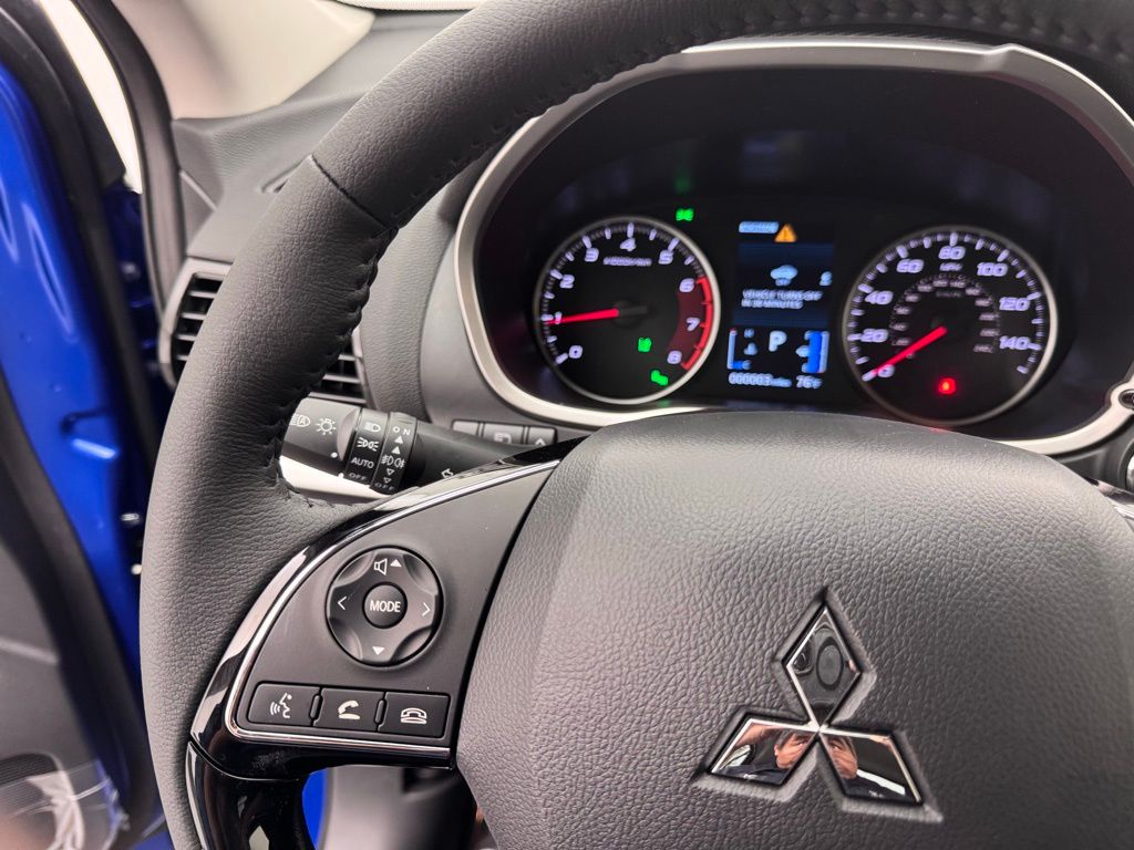 2025 Mitsubishi Eclipse Cross SE photo 11