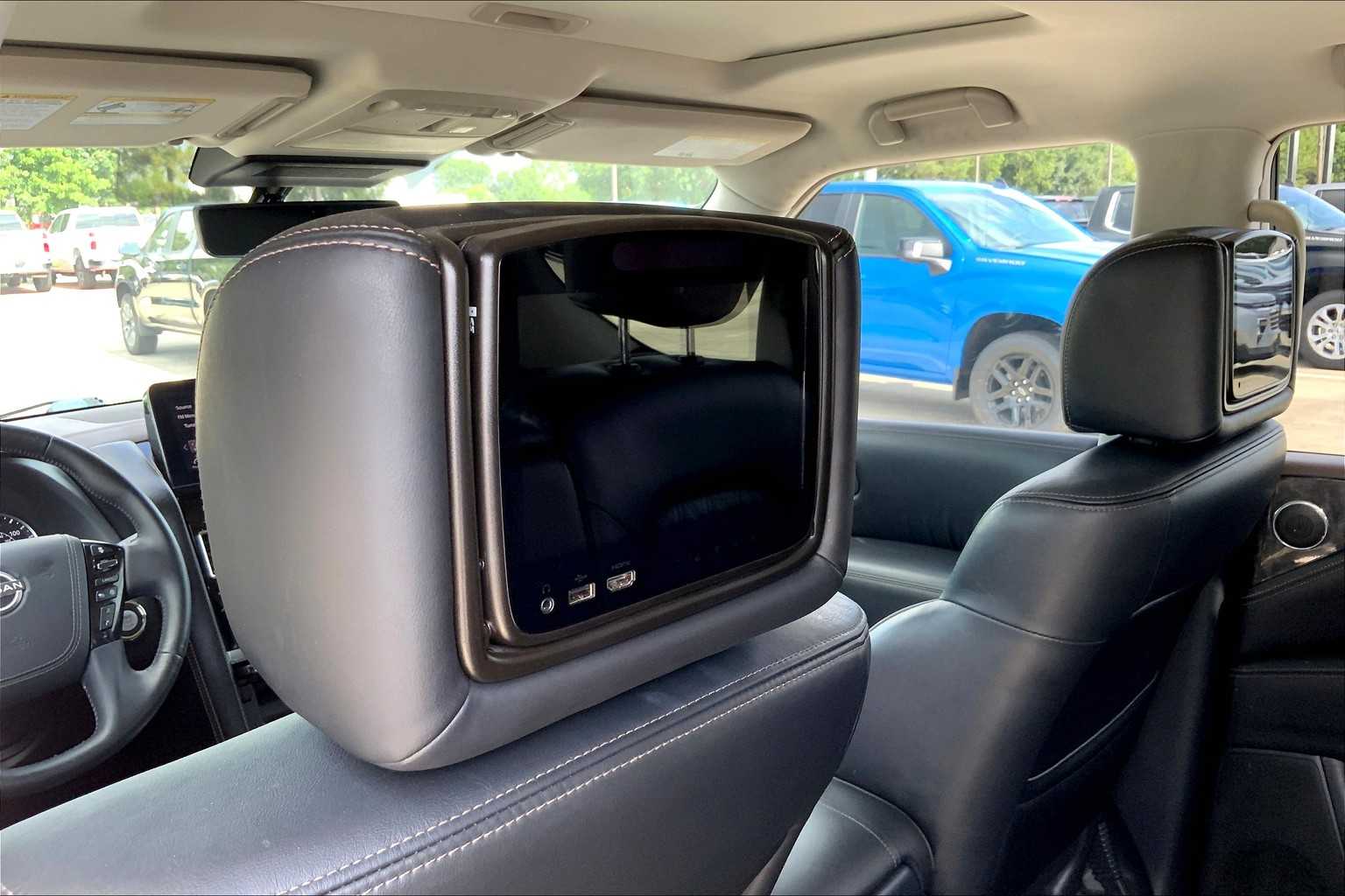 2021 Nissan Armada Platinum photo 35