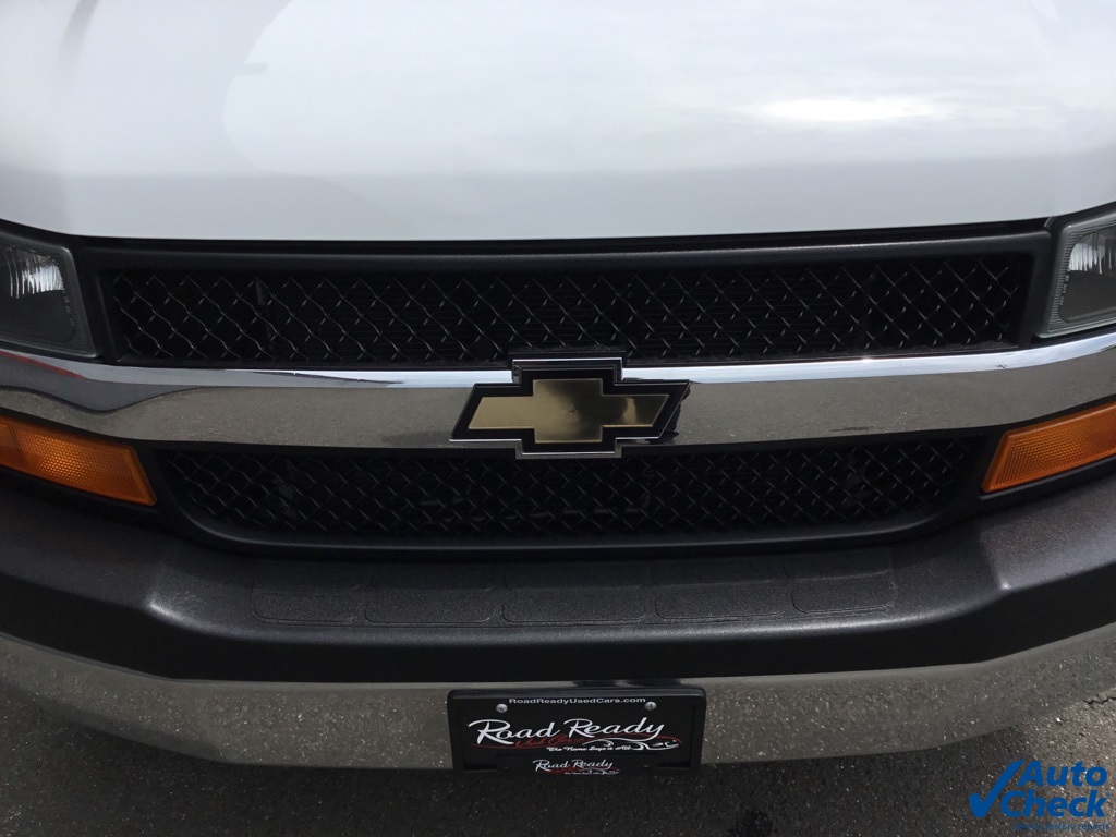 2017 Chevrolet Express 3500 Work Van photo 15