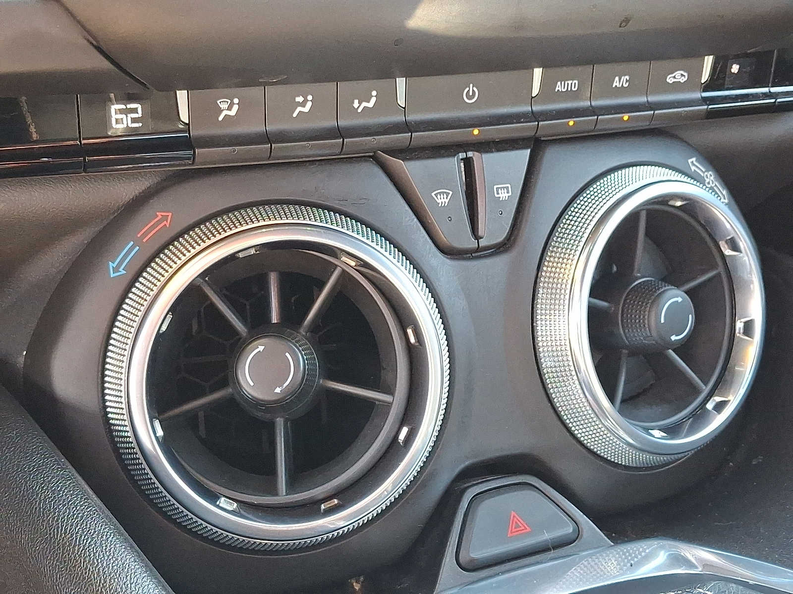 2017 Chevrolet Camaro 1LT photo 19