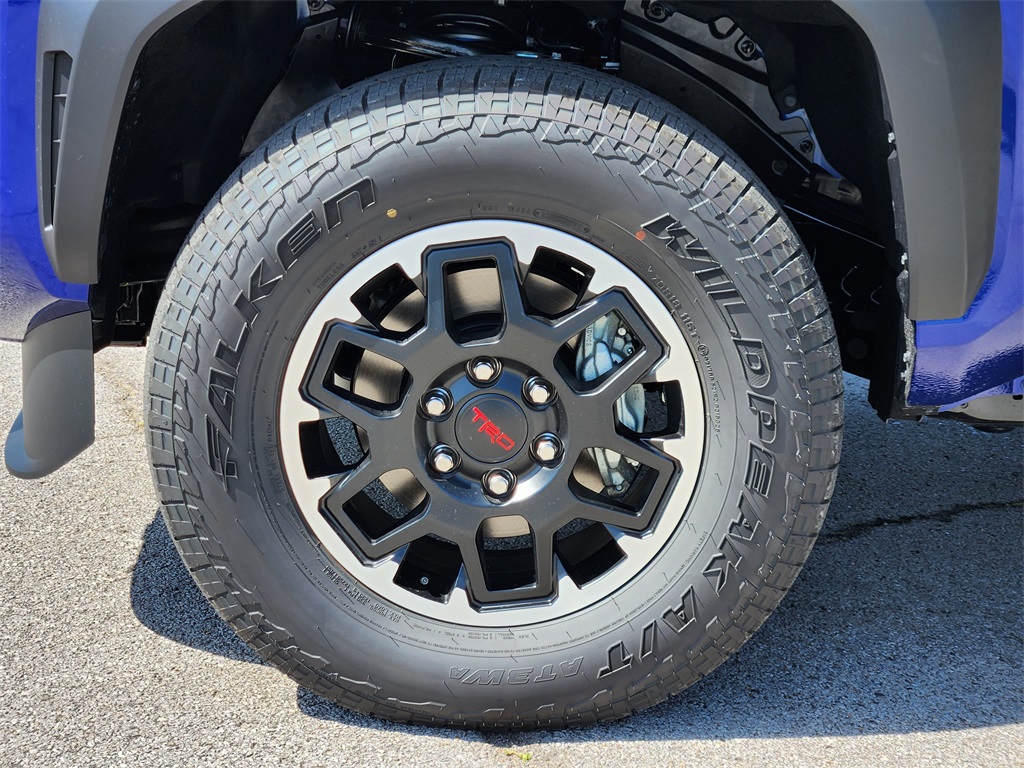 2025 Toyota Tacoma TRD Off-Road photo 8