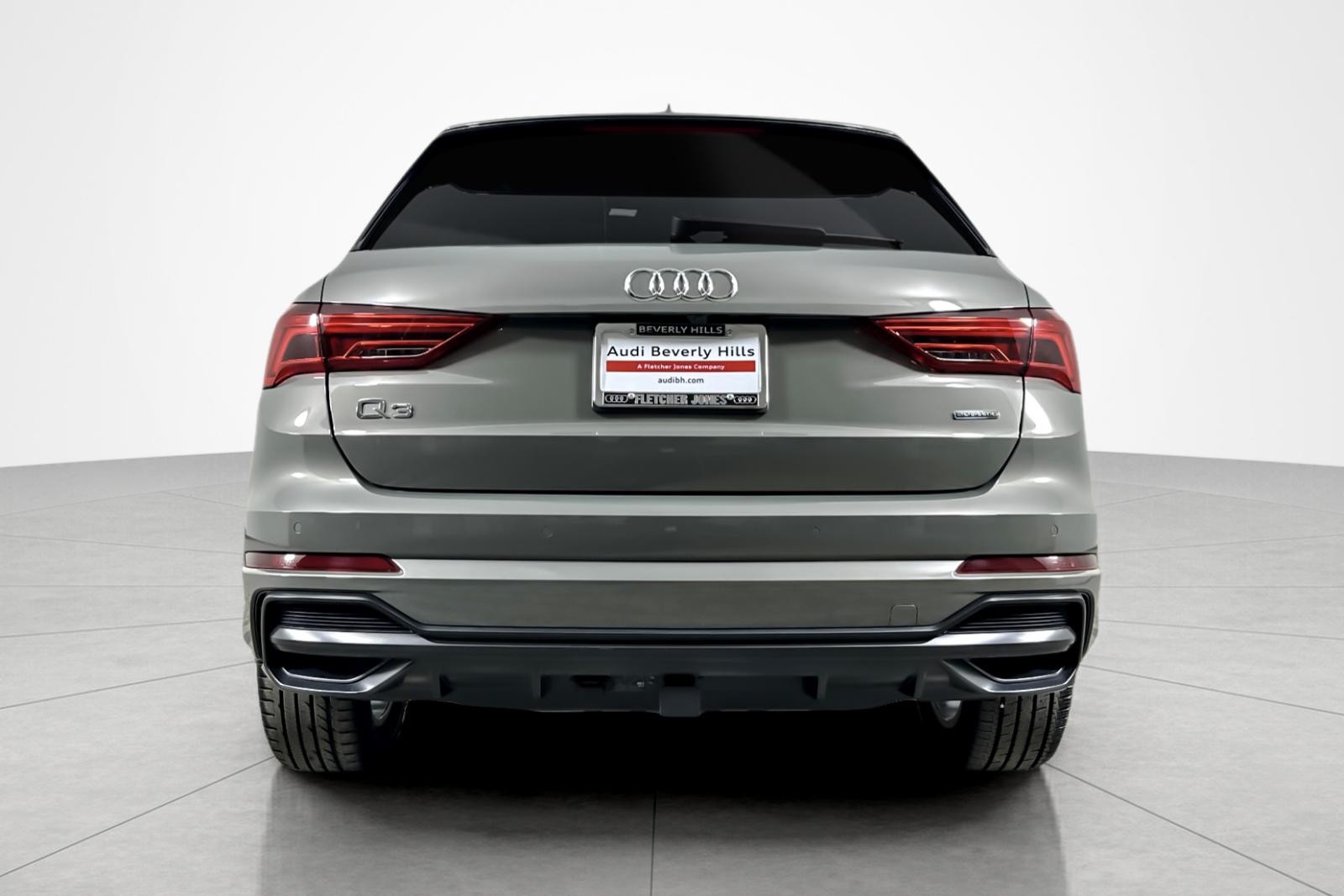 2022 Audi Q3 S line Premium Plus 45 TFSI photo 4