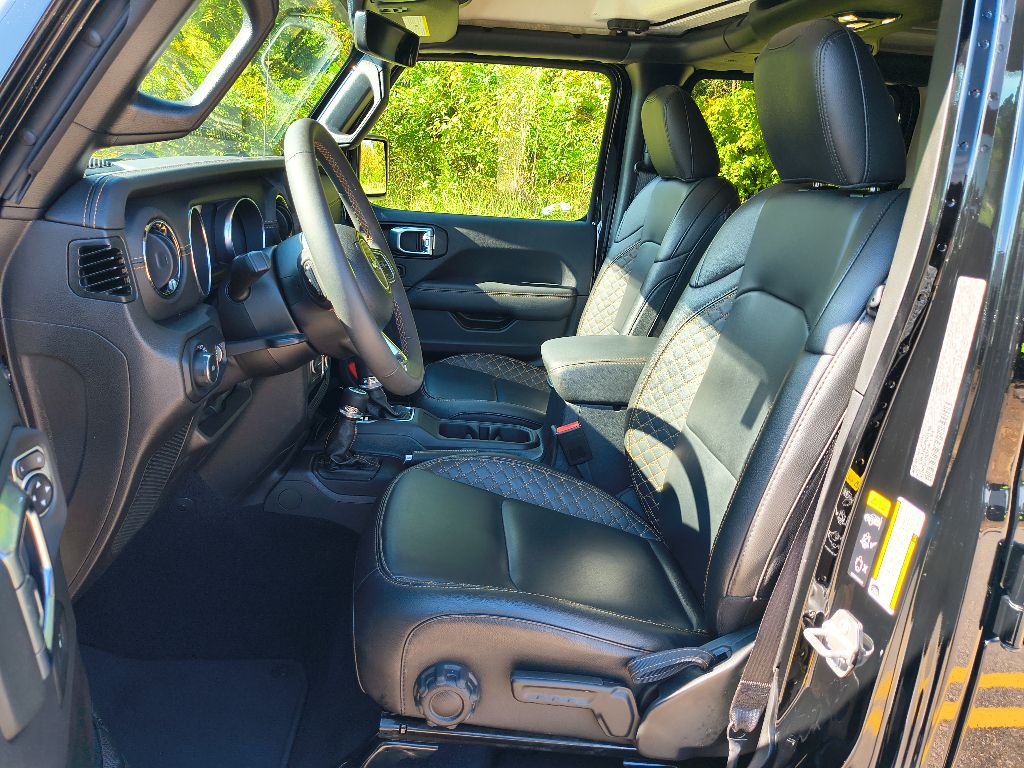 2023 Jeep Wrangler High Altitude photo 12