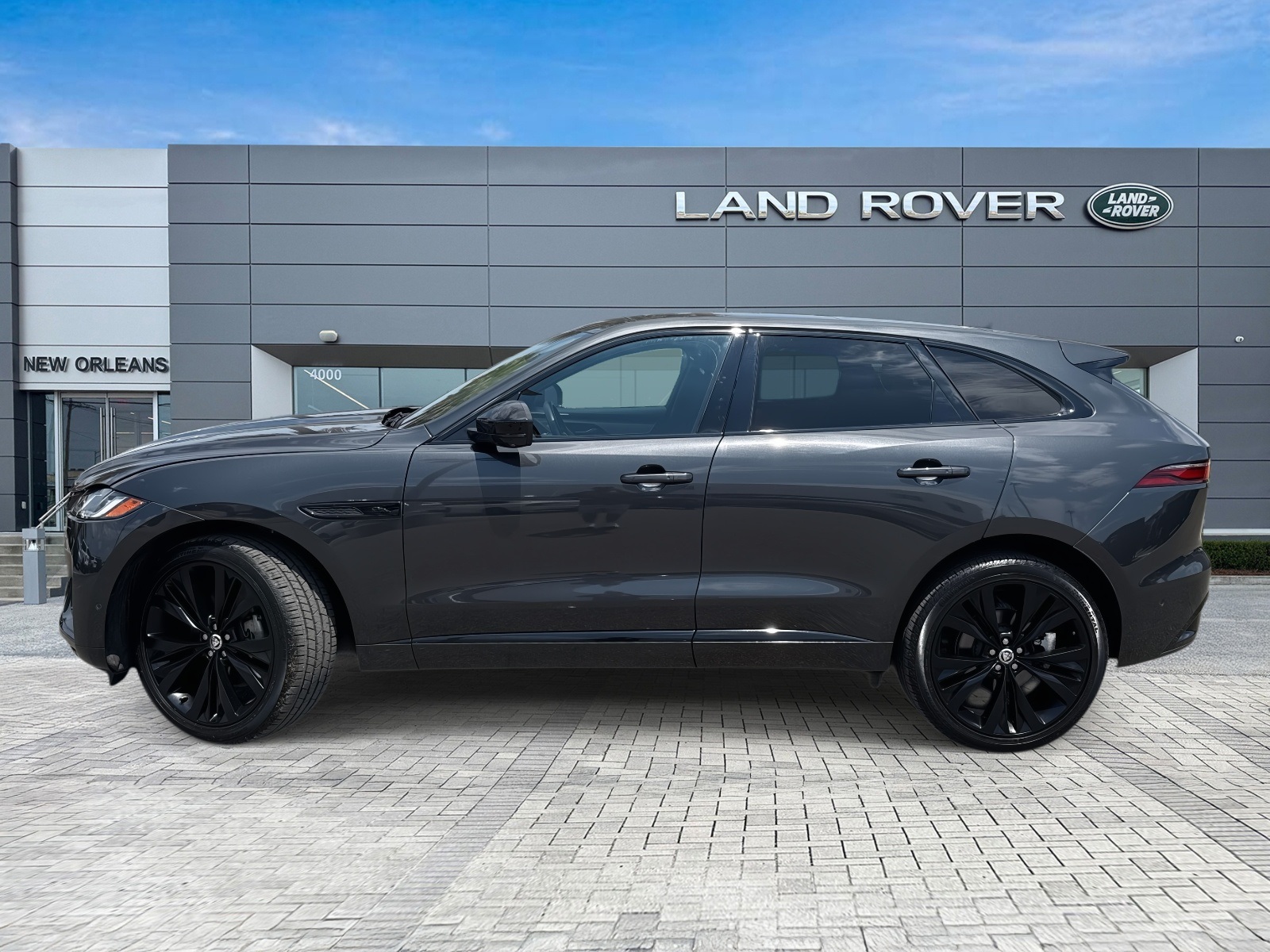 2025 Jaguar F-PACE P250 R-Dynamic S photo 2