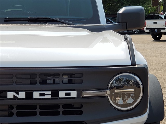 2024 Ford Bronco Black Diamond photo 10