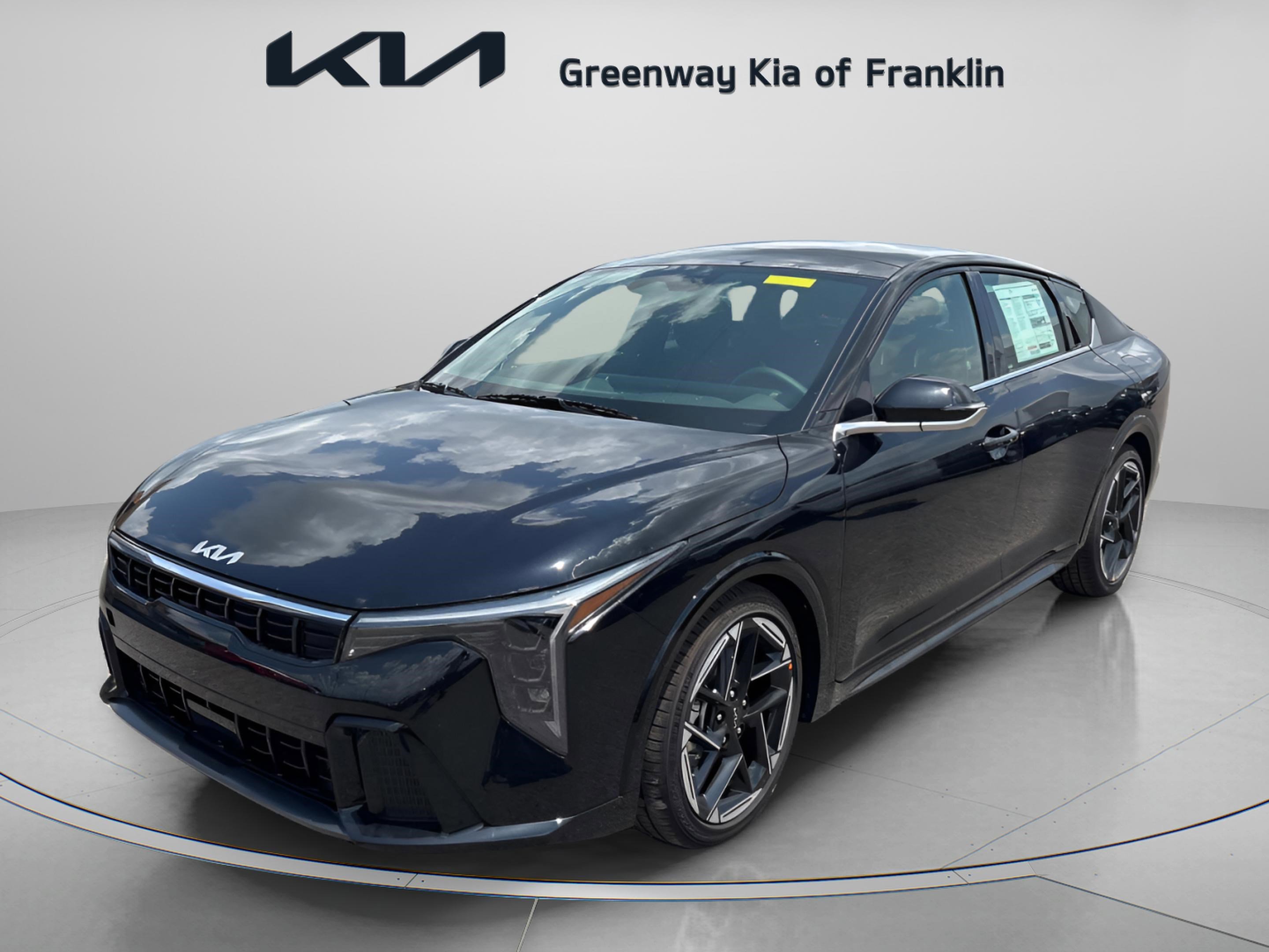 2025 Kia K4 GT-Line photo 3