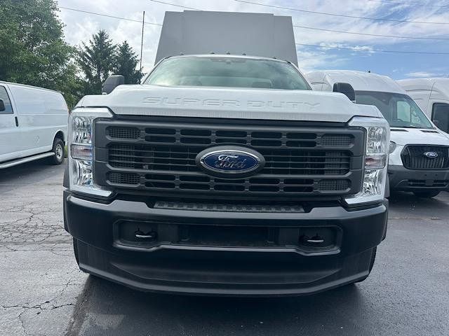 2025 Ford F-550 photo 2