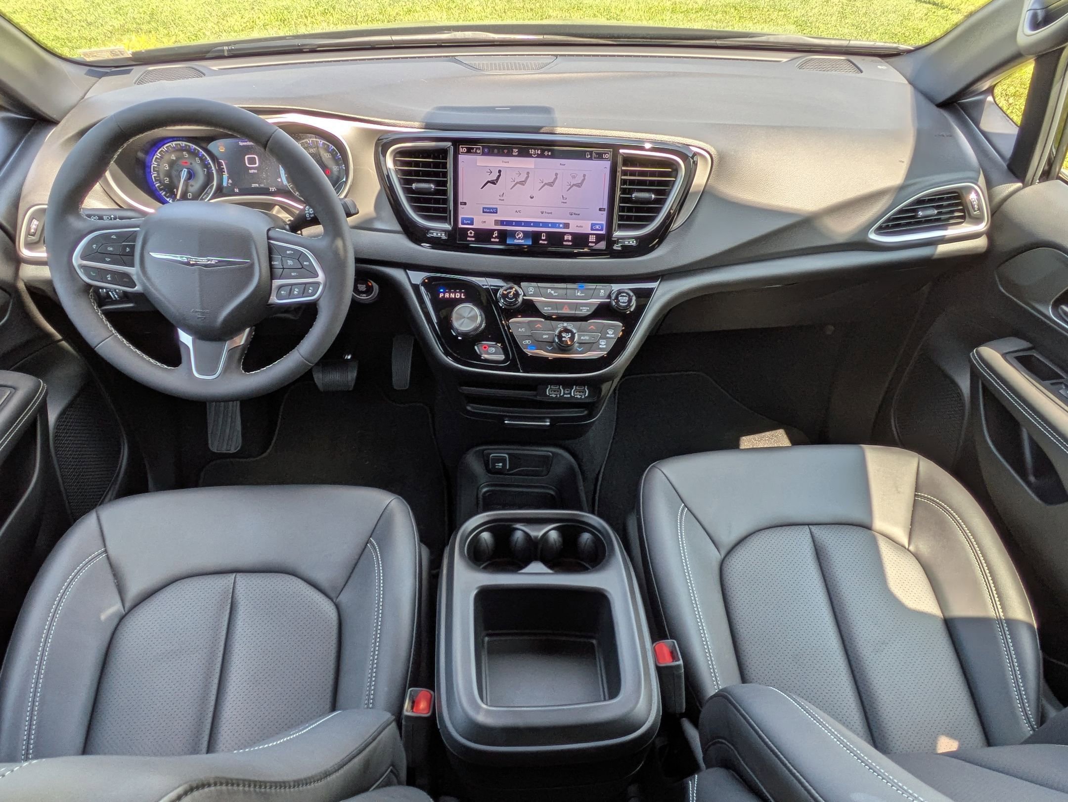 2025 Chrysler Voyager LX photo 22