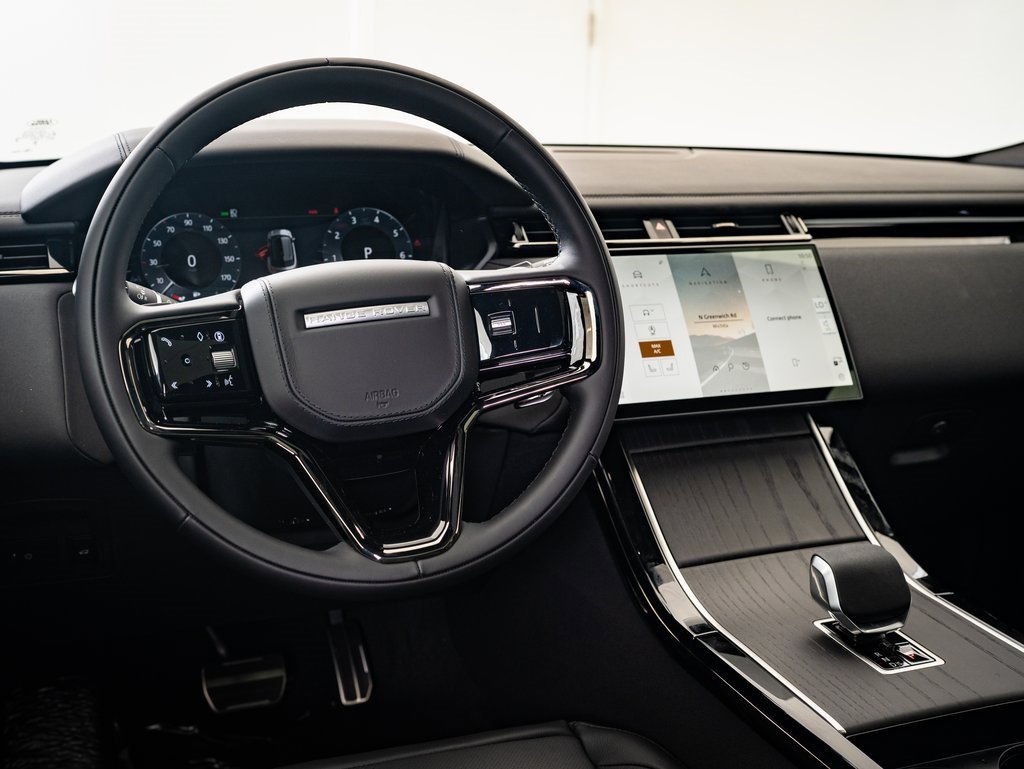 2026 Land Rover Range Rover Velar SE photo 4