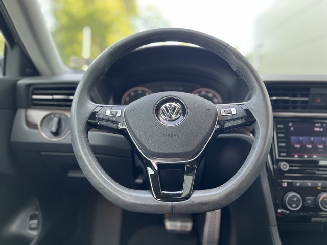 2022 Volkswagen Passat 2.0T Limited photo 30