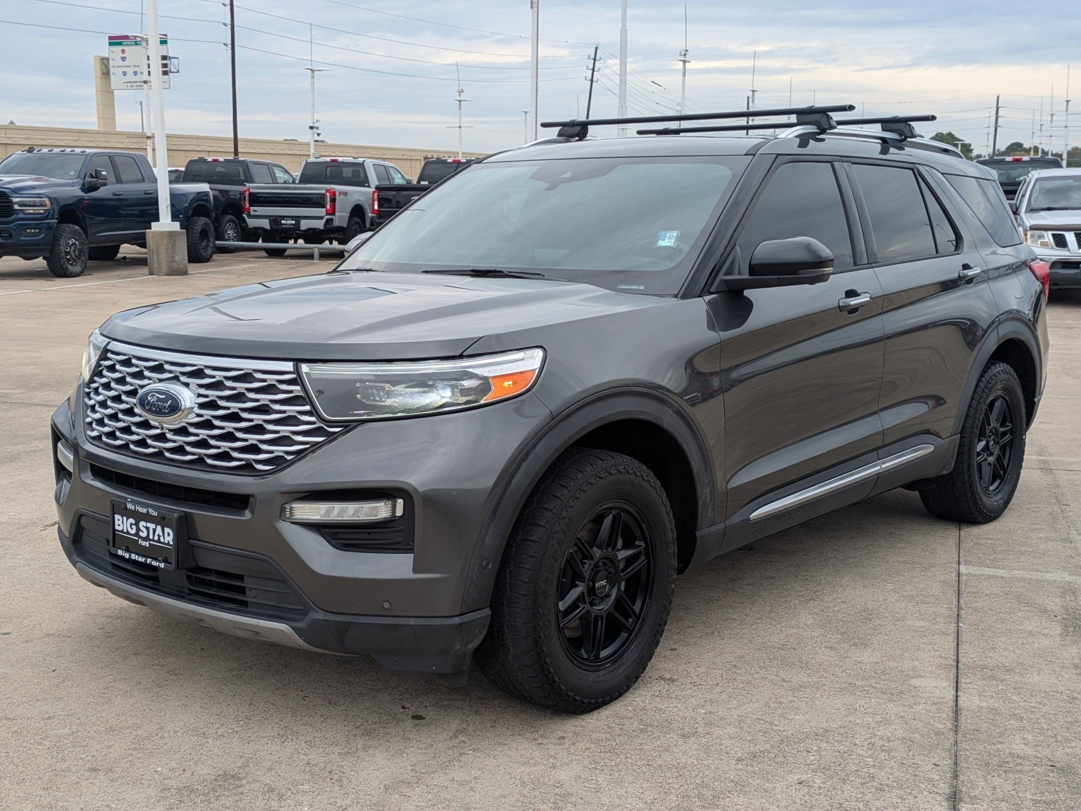 2020 Ford Explorer Platinum photo 3