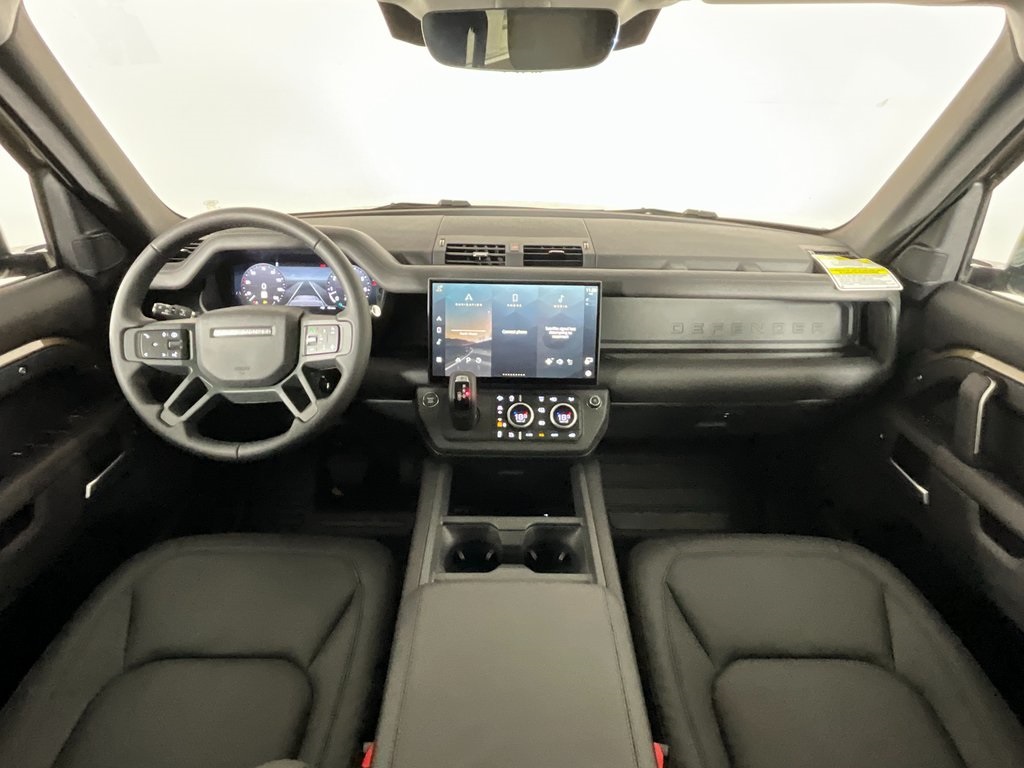 2026 Land Rover Defender 130 S photo 4