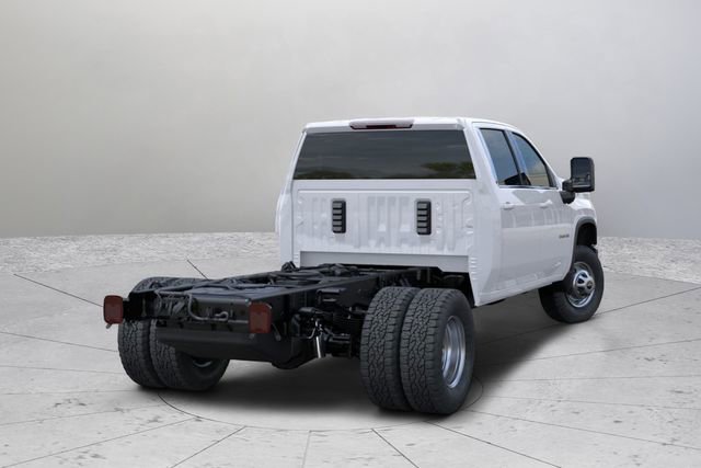 2025 Chevrolet Silverado 3500HD Work Truck photo 3