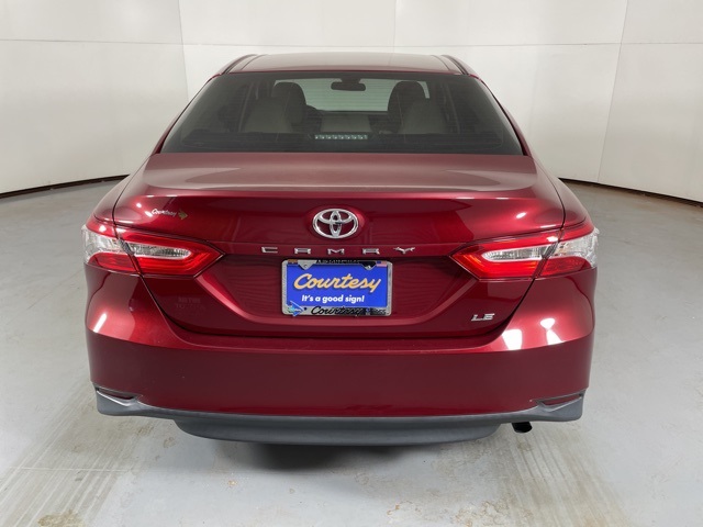 2018 Toyota Camry LE photo 7