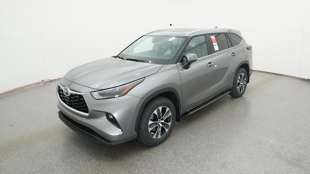 2026 Toyota Highlander XLE's photo
