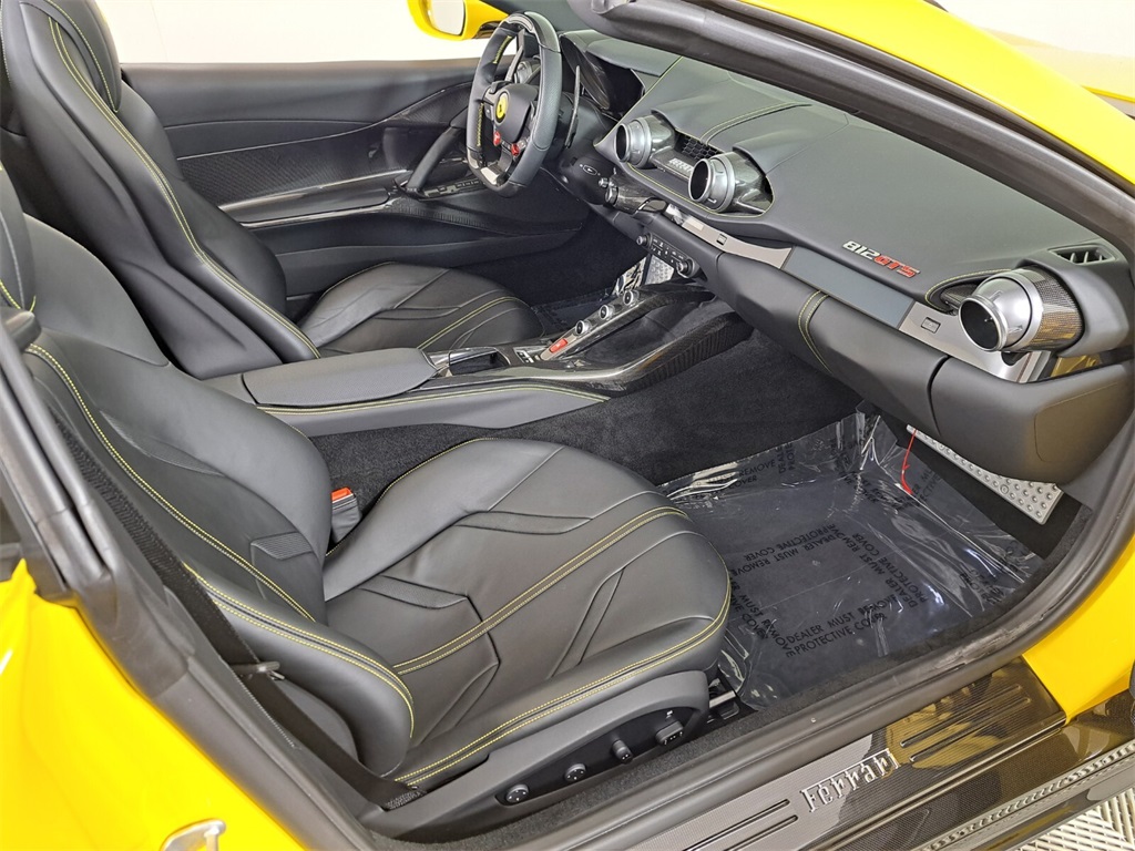 2021 Ferrari 812 GTS Base photo 7