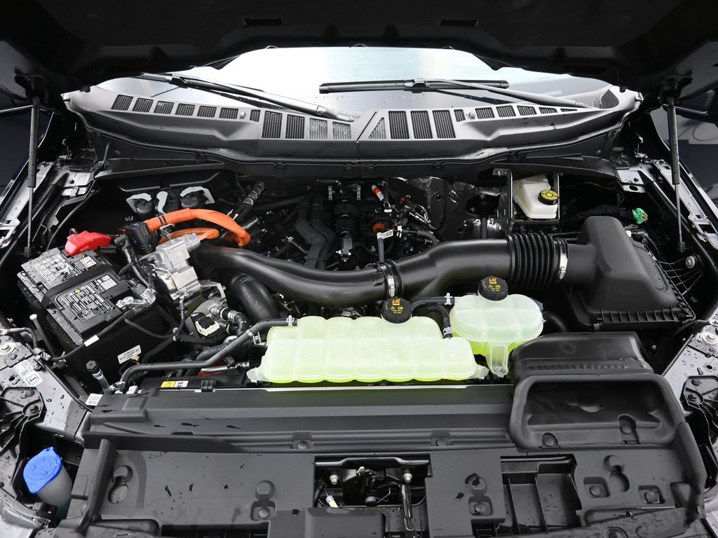 2025 Ford F-150 Lariat photo 35