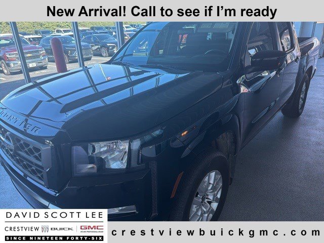 2023 Nissan Frontier SV's photo