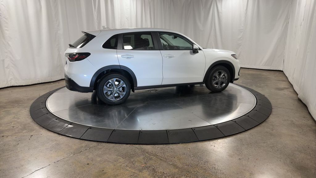 2026 Honda HR-V LX photo 2