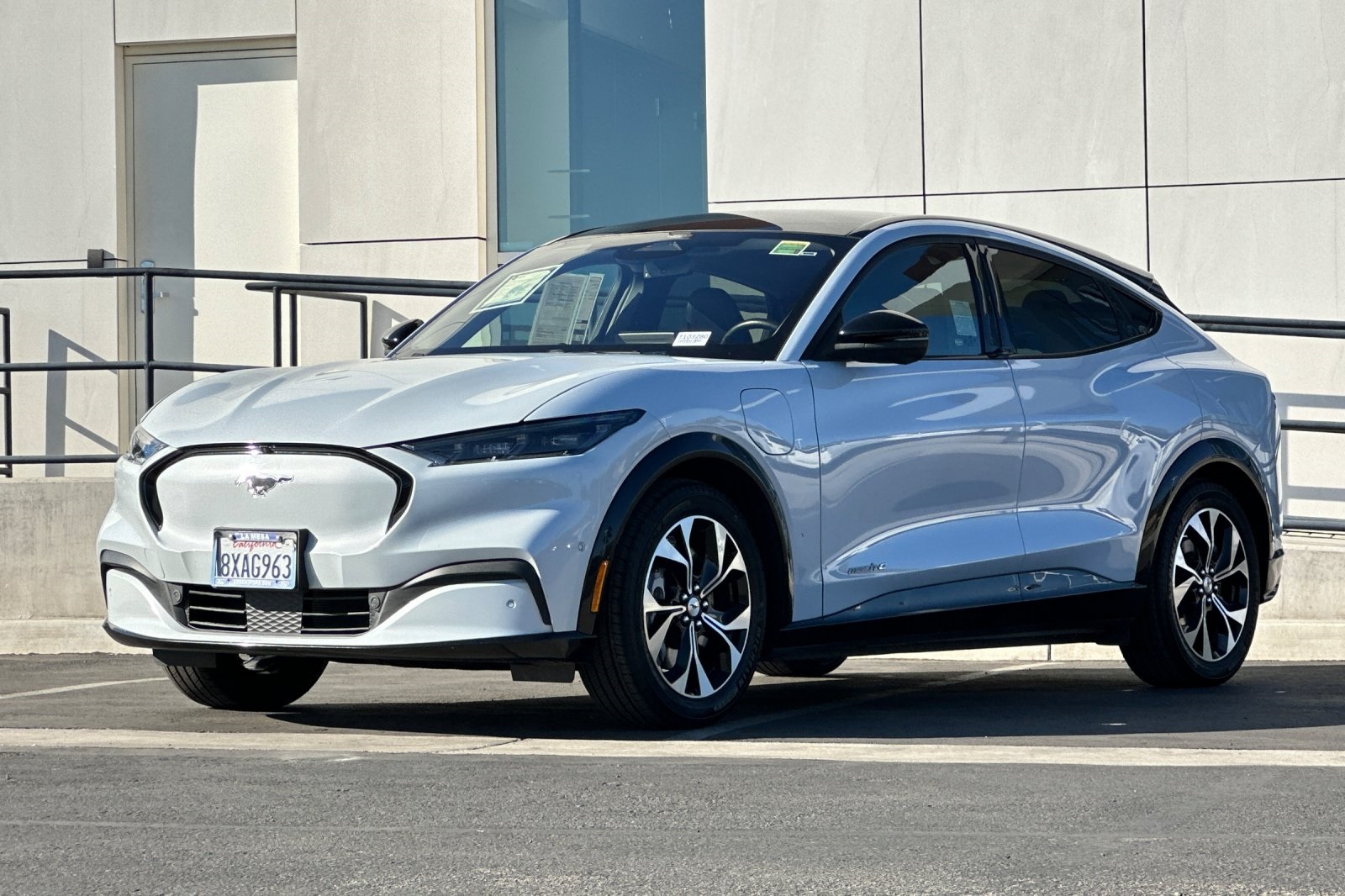 2021 Ford Mustang Mach-E Premium photo 7