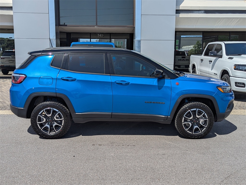 2026 Jeep Compass Trailhawk photo 3