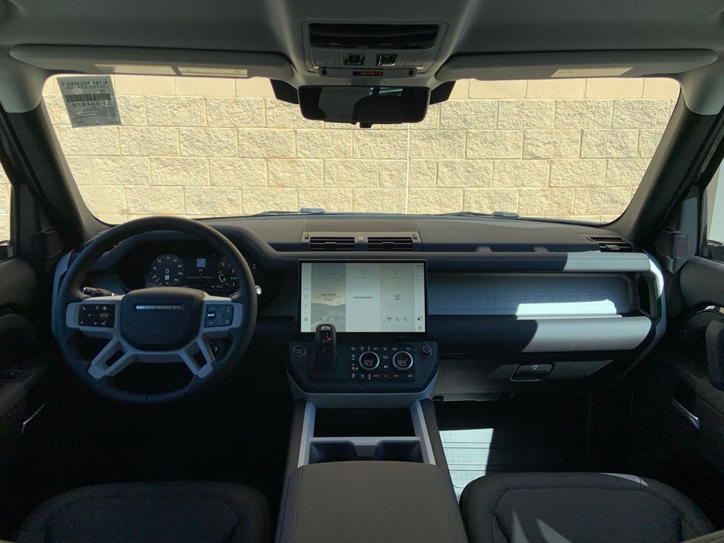2026 Land Rover Defender 110 S photo 18