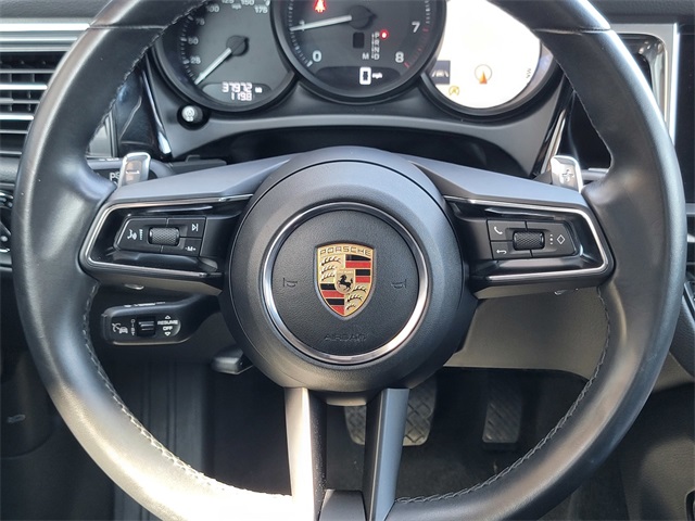 2023 Porsche Macan T photo 27