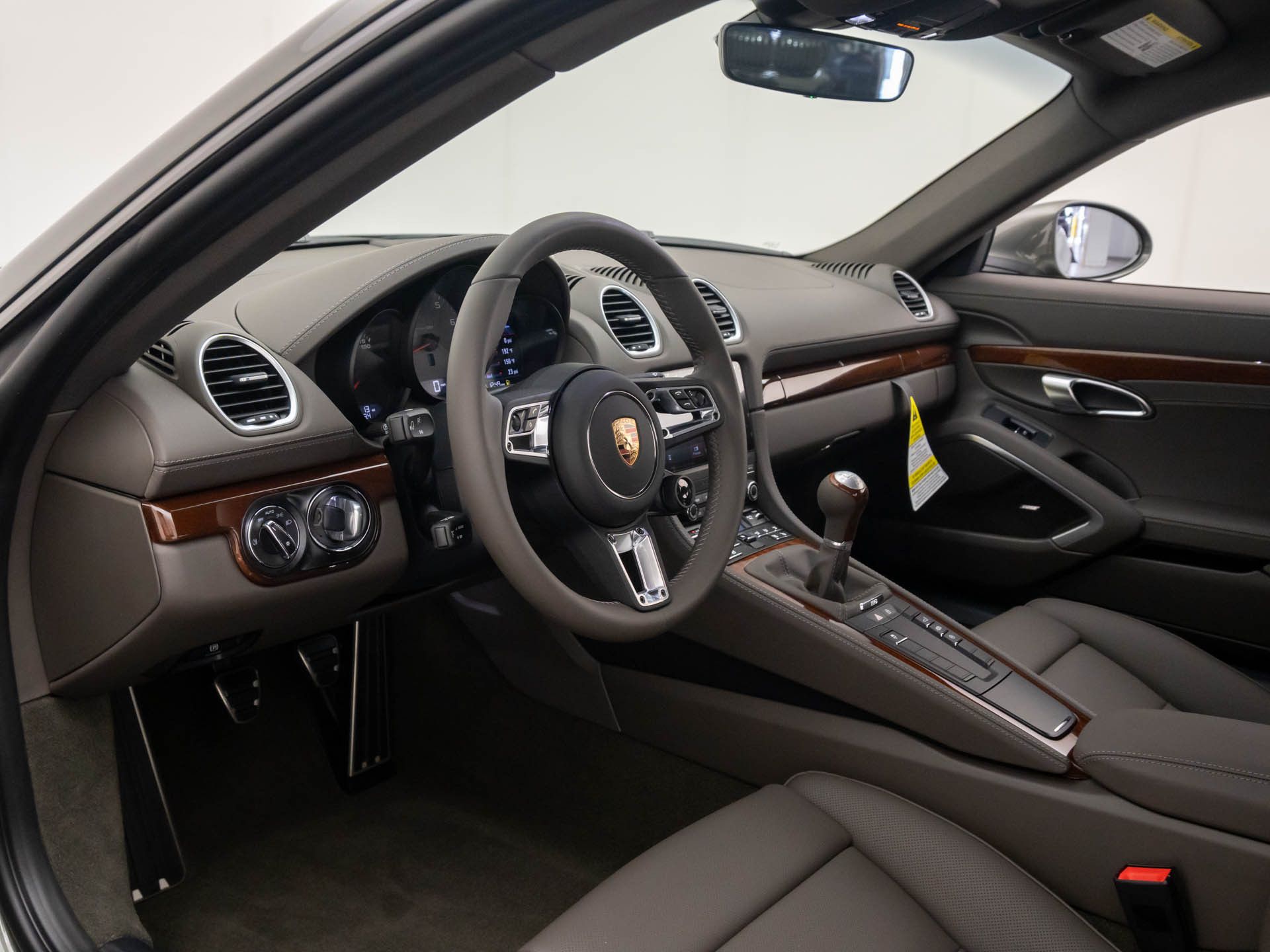 2025 Porsche Cayman S photo 4
