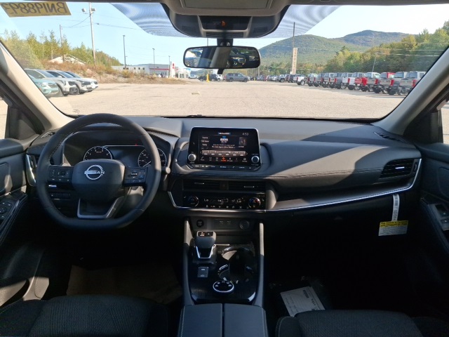 2026 Nissan Rogue SV photo 12