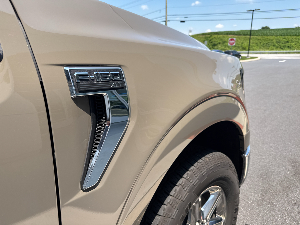 2025 Ford F-150 XLT photo 11