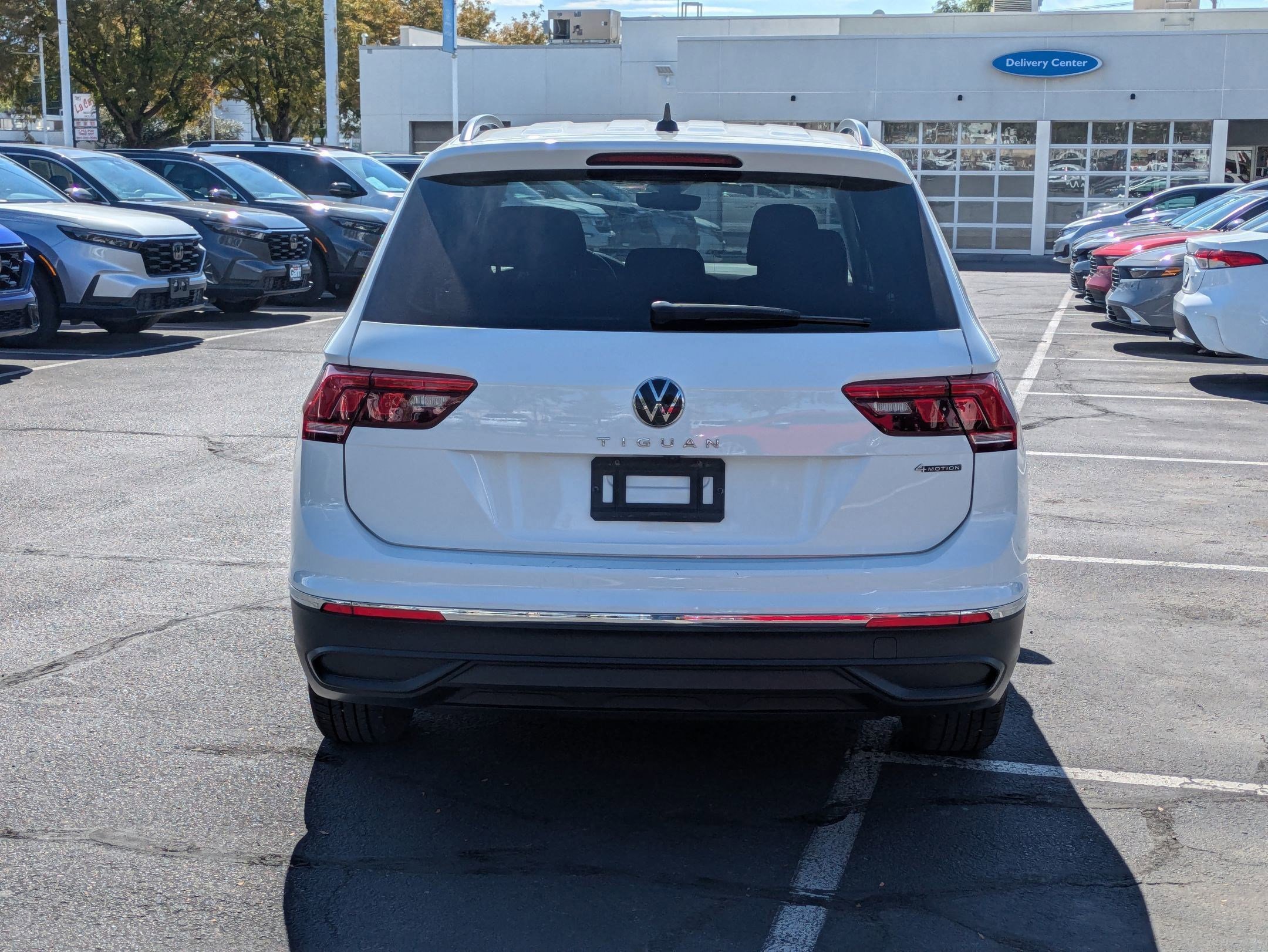 2022 Volkswagen Tiguan S photo 3