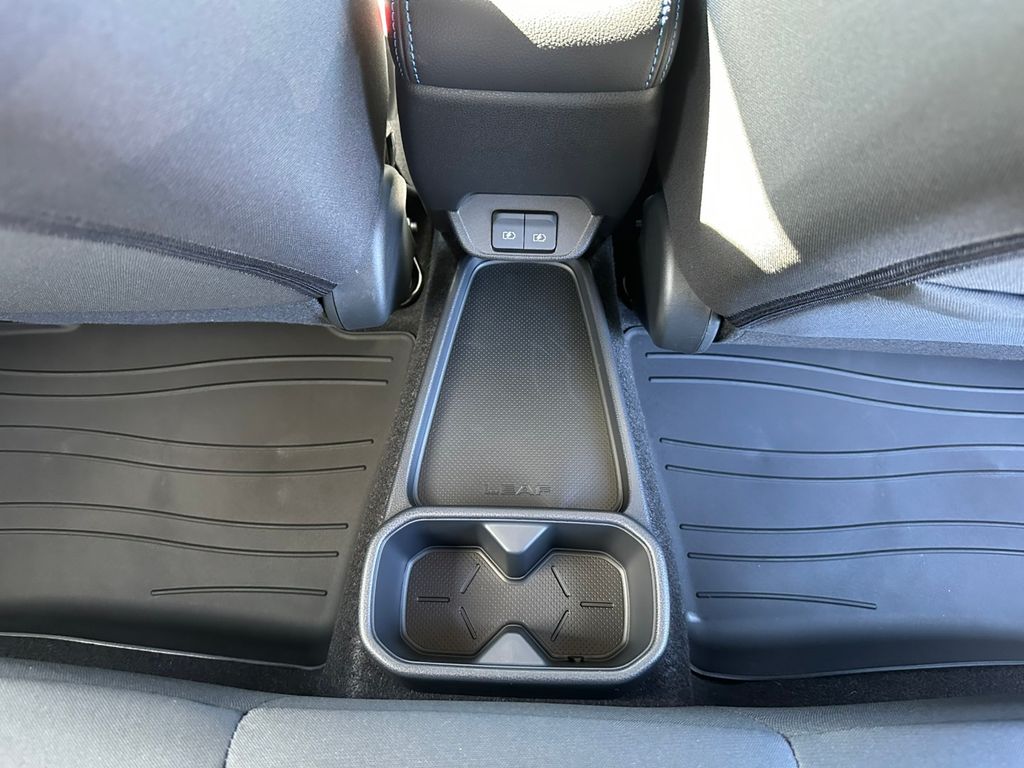 2025 Nissan Leaf SV Plus photo 20