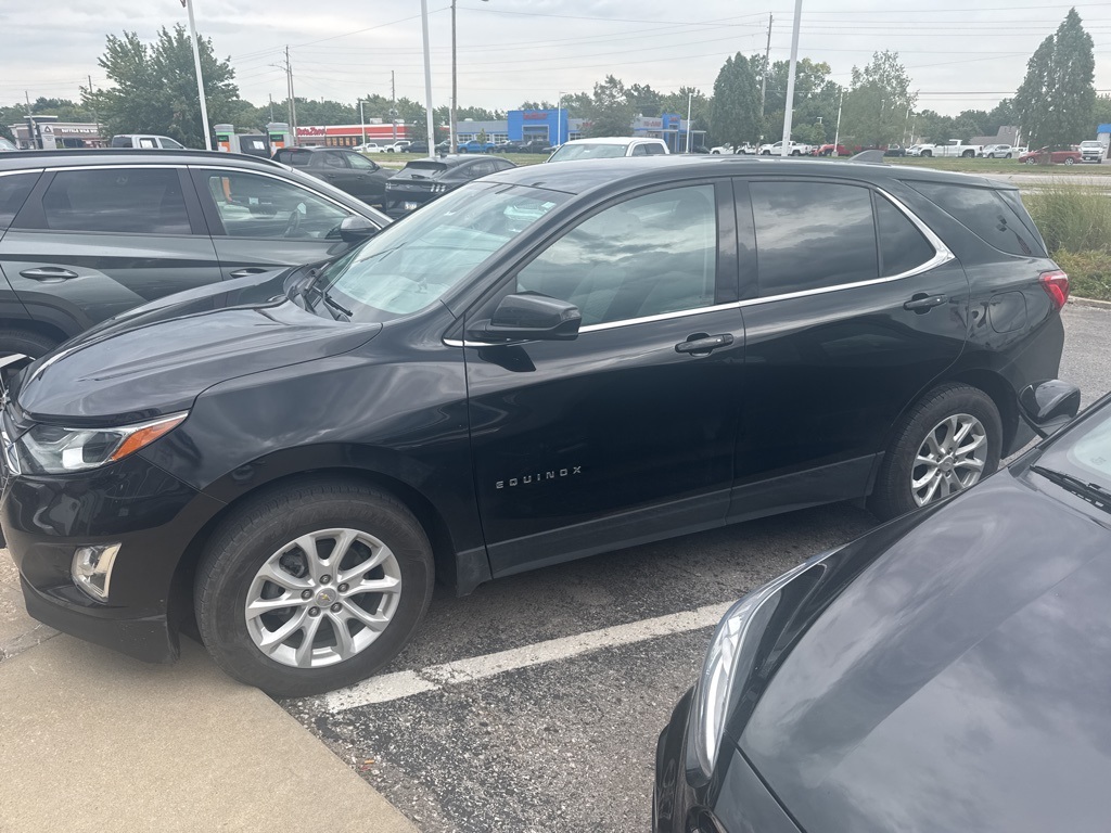 2019 Chevrolet Equinox LT photo 2