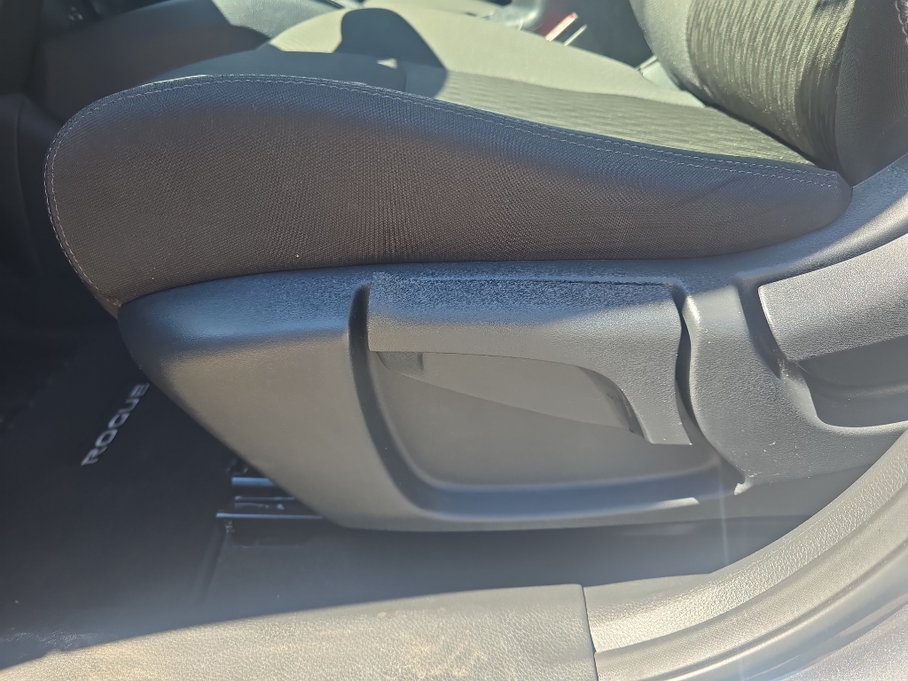 2020 Nissan Rogue S photo 14