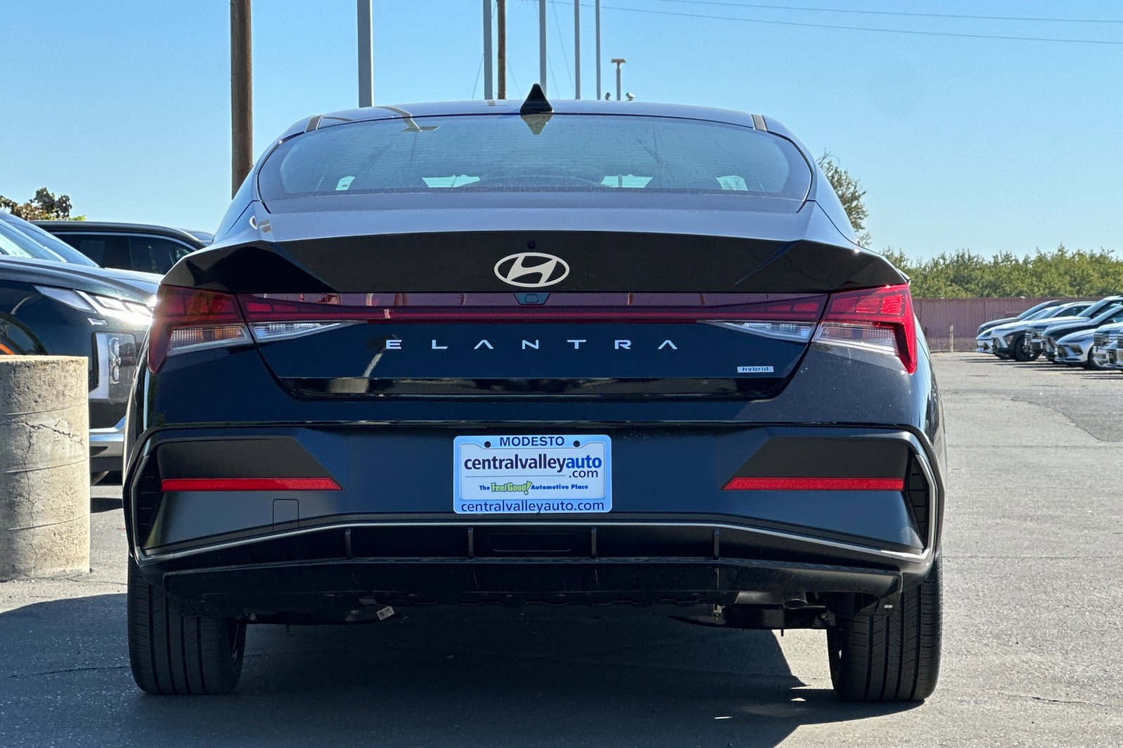 2025 Hyundai Elantra Hybrid Limited photo 4