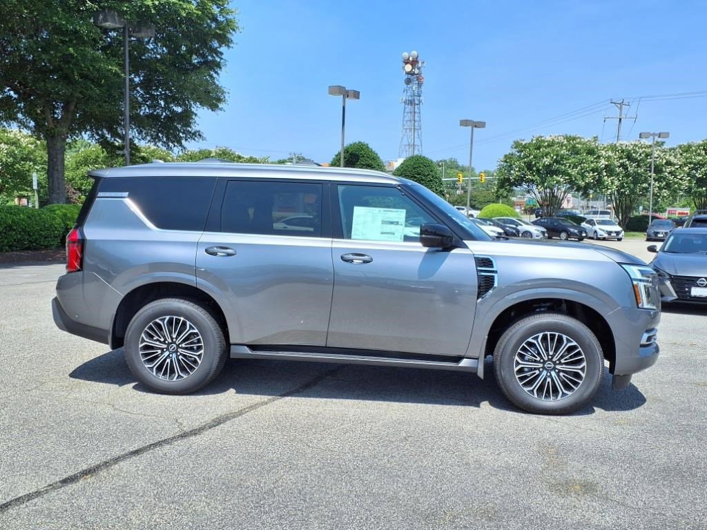 2025 Nissan Armada SL photo 2