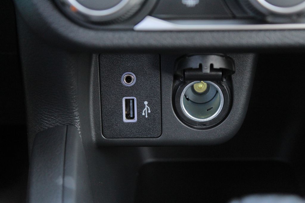 2025 Nissan Versa 1.6 S photo 19