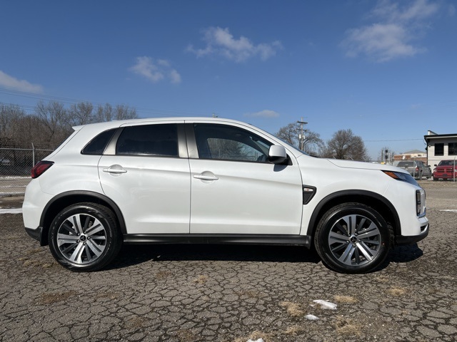 2024 Mitsubishi Outlander Sport ES photo 4