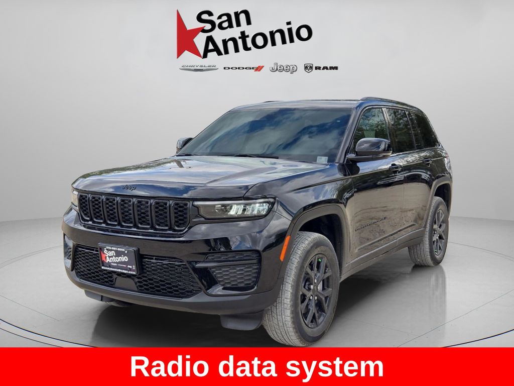 2025 Jeep Grand Cherokee Altitude photo 3